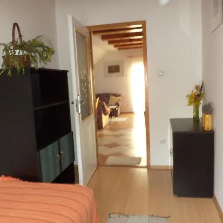 Flora Apartman Appartement
