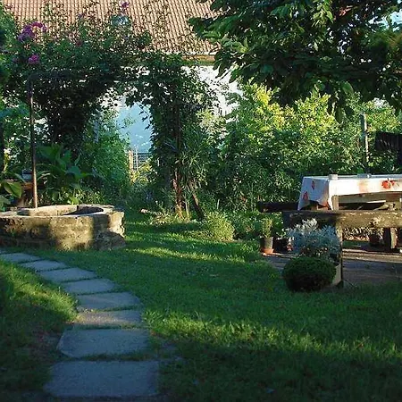 Flora Apartman Appartement Tihany